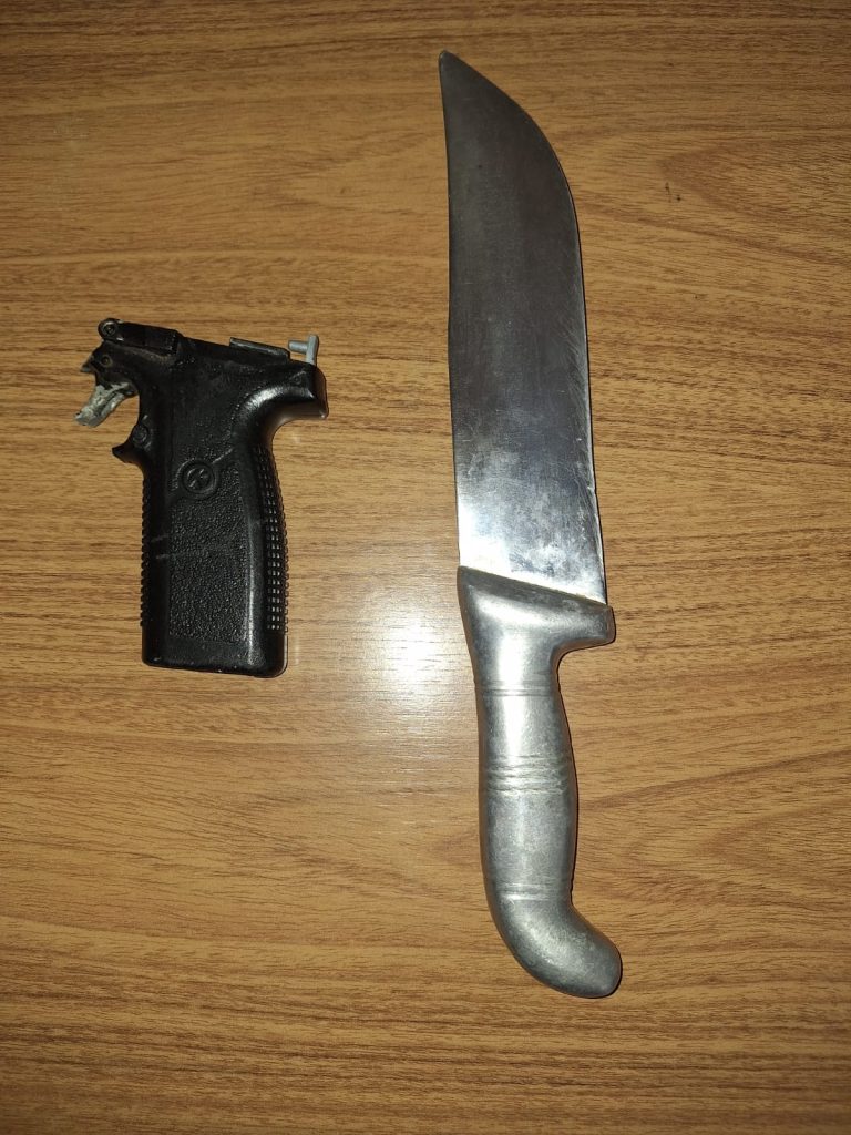 Confronto com faca em Araçatuba resulta na prisão de mulher por violência doméstica e ameaça