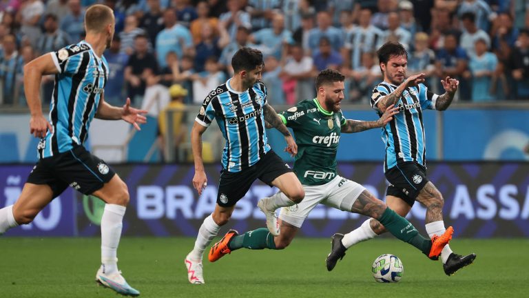 Grêmio vence Palmeiras e agora os dois secam o Botafogo contra o Corinthians