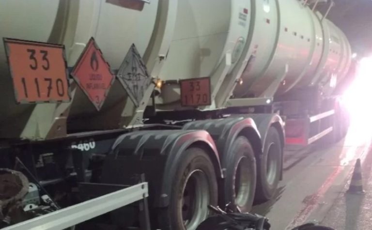 Motociclista é atropelado por carreta na Imigrantes