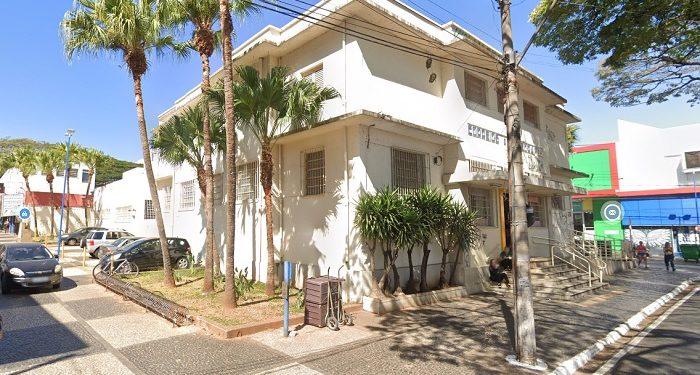 Homem destrói guichê e computador em Agência dos Correios