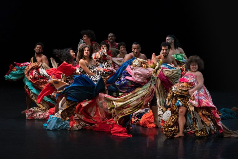 Bienal Sesc de Dança apresenta panorama da produção mundial das artes do corpo