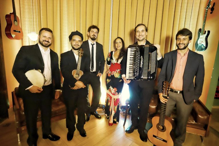 Projeto Rei do Rádio se apresenta no ‘Chorinho na 7’