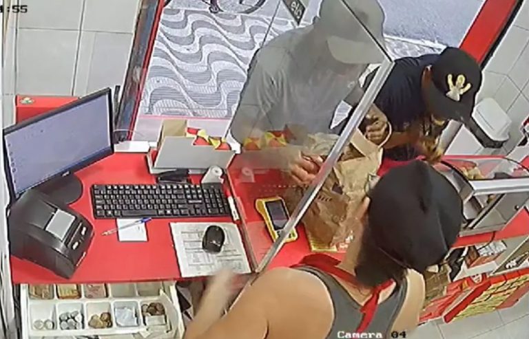 Criminosos roubam estabelecimento no Litoral e se saboreiam com salgado