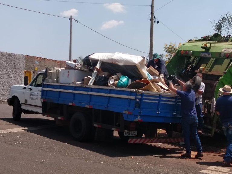 Mutirão recolhe quase 3 toneladas de possíveis criadouros da dengue
