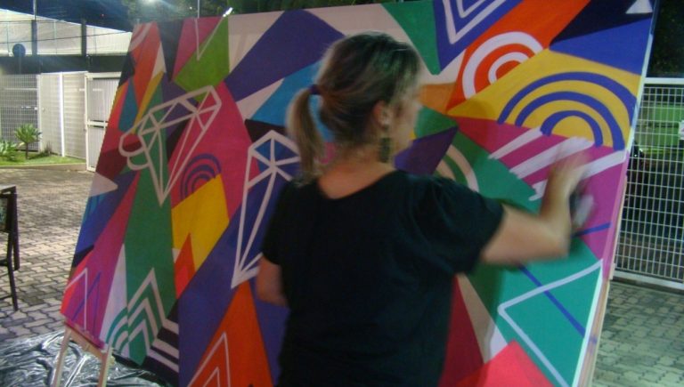 Arte Urbana: artistas criam pinturas ao vivo na Praça Bento Quirino neste sábado