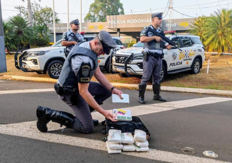 Droga estava na bagagem da acusada, que era passageira de um ônibus