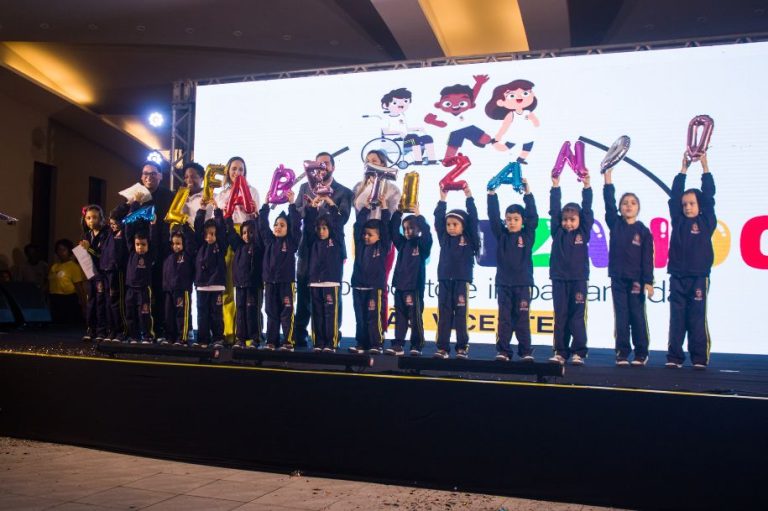 Em dia de festa para a criançada, São Vicente lança o Programa Alfabetizando