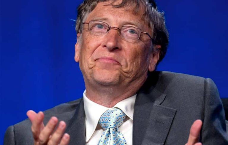 Mulher acredita em doação de 5 milhões de dólares de Bill Gates e caí em golpe