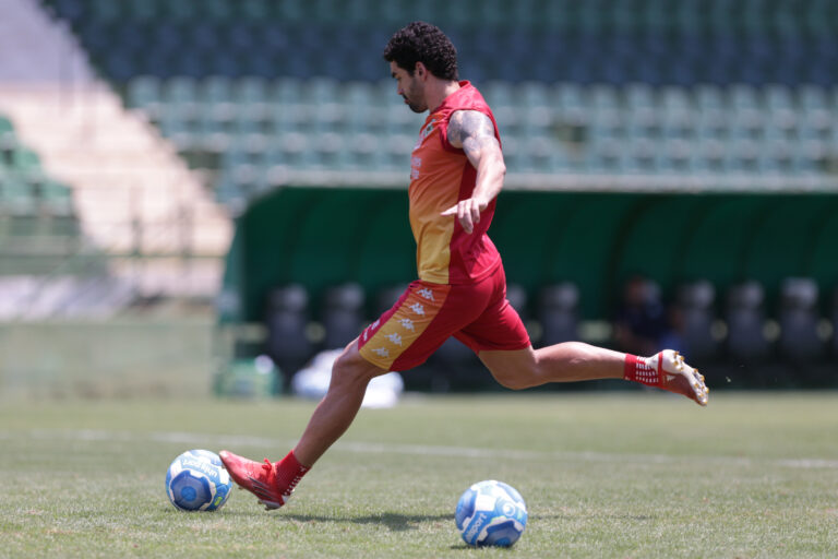 Guarani recebe Botafogo-SP em casa