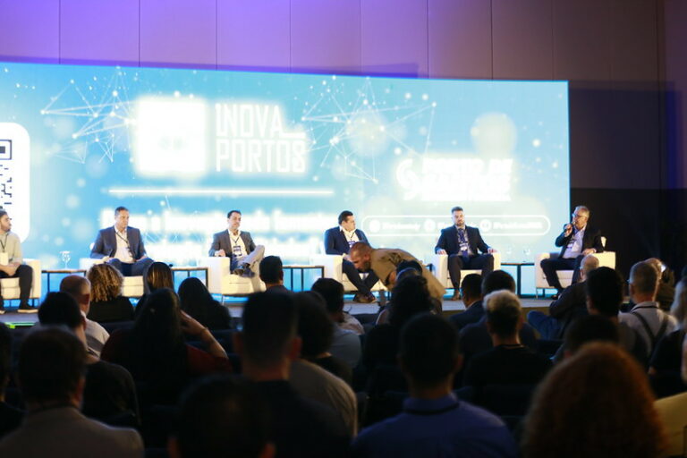 Prefeito de Guarujá fala no Inova Portos sobre a modernização da Margem Esquerda do Porto de Santos