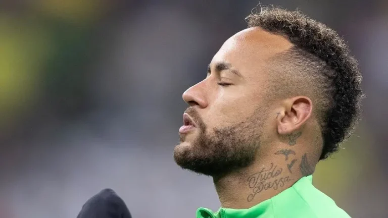 ‘É um momento muito triste, o pior’, desabafa Neymar