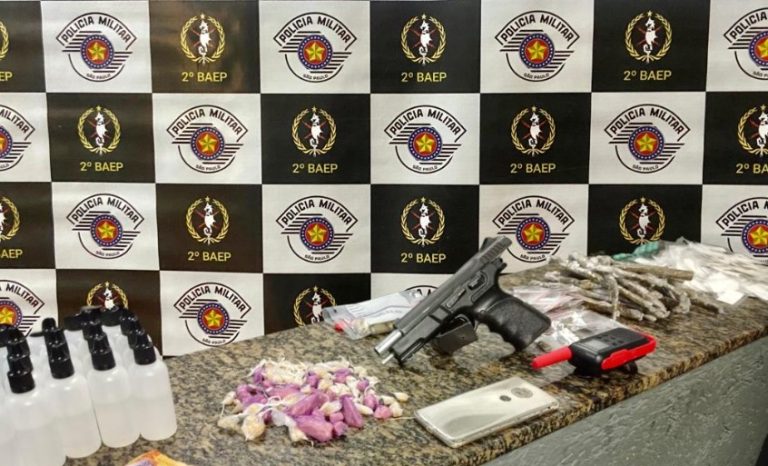 Homem acusado de tráfico de drogas e porte ilegal de arma é preso em São Vicente