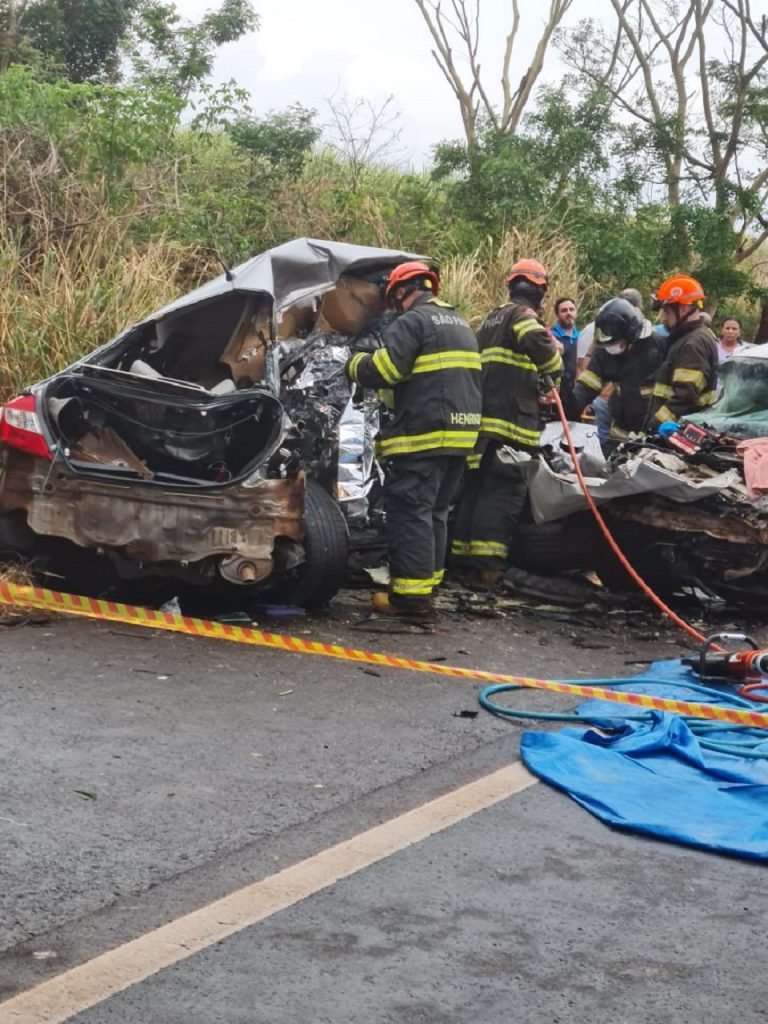 Acidente Grave Deixa Quatro Pessoas Mortas Três Eram Da Mesma Família Thmais Você Por 