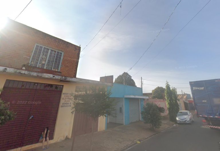 Com coquetel molotov, adolescente de 14 anos explode garagem da residência do pai