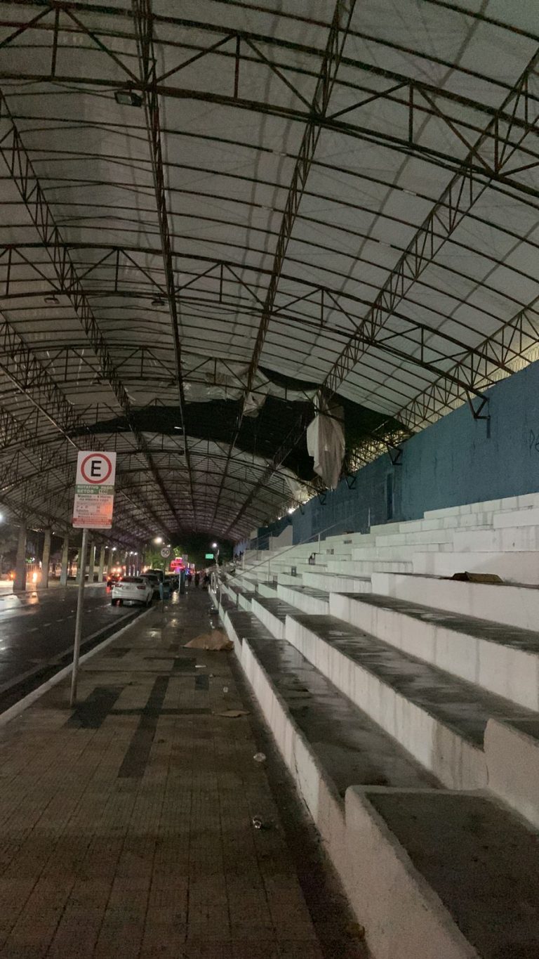 Taubaté atrasa reparos na cobertura da Avenida do Povo