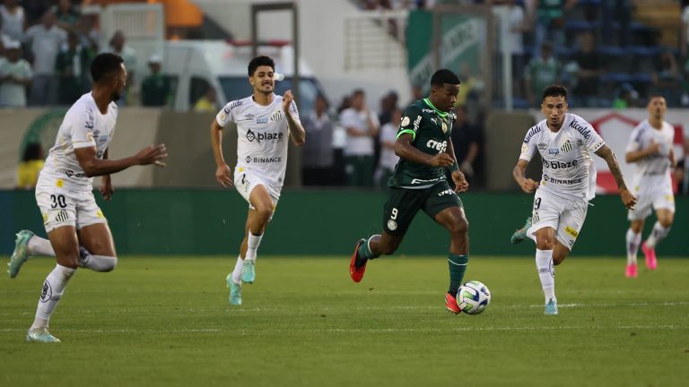Santos vence Palmeiras de virada e sai da zona de rebaixamento