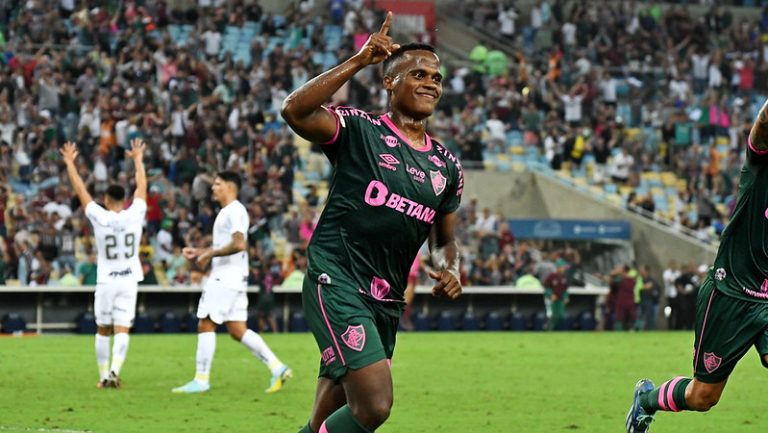 Fluminense e Corinthians empatam em 3 a 3 no Maracanã