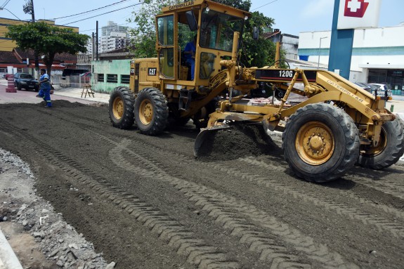 Convênio entre Praia Grande e Sabesp garantem obras em ruas do Canto do Forte