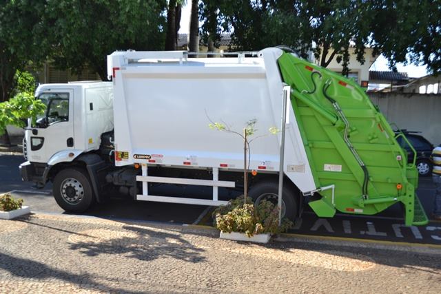 Birigui tem atraso na coleta de lixo em alguns bairros