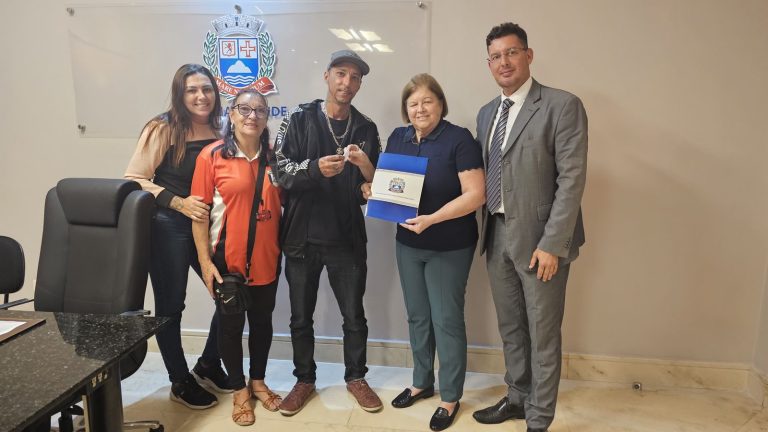 Chave nas mãos: famílias de Praia Grande são contempladas com a casa própria