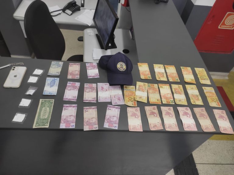 Adolescente ‘cheio da grana’ é apreendido em bairro nobre de Santos