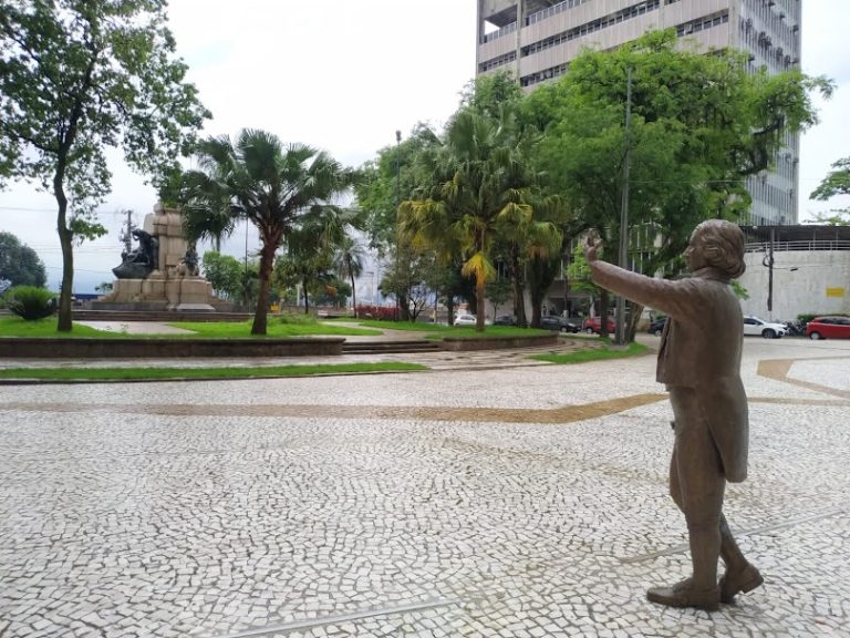Festa para Pelé em Santos terá a última das 1283 árvores plantadas na cidade