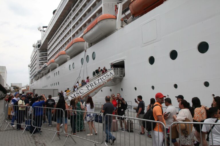 Mais de seis mil passageiros abrem a temporada de cruzeiros de Santos