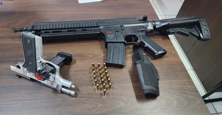 Operação apreende armas, munições e dinheiro na região