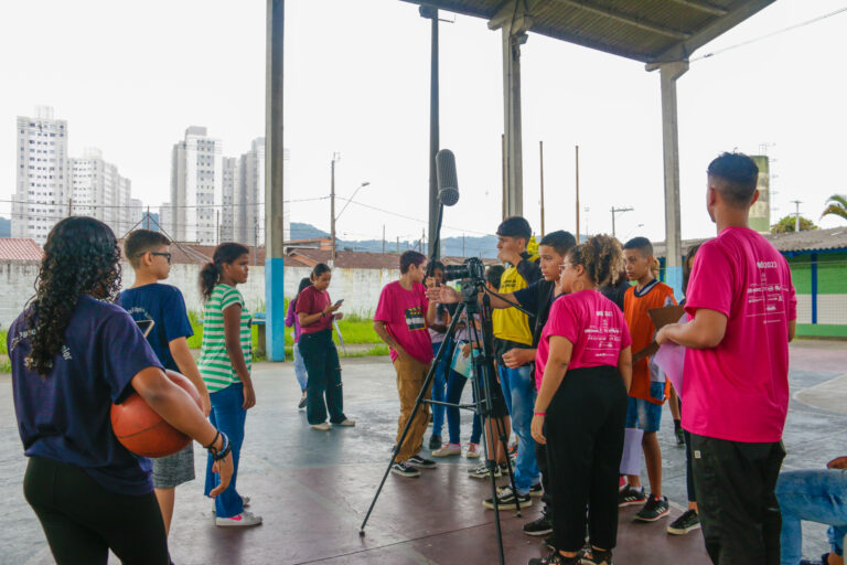 Instituto Querô tem curtas produzidos por alunos da rede de ensino do Litoral exibidos em cinema