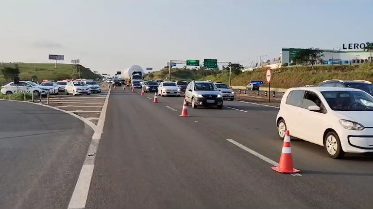 Roubo de moto termina com troca de tiros e suspeito morto na Rodovia Dom Pedro