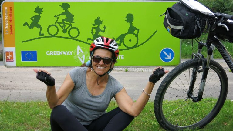 Moradora de Araçatuba viaja o mundo de bicicleta e conhece quase 30 países