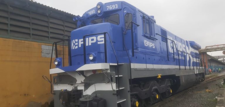 Primeira ferrovia da locomotiva interna do Porto de Santos é inaugurada