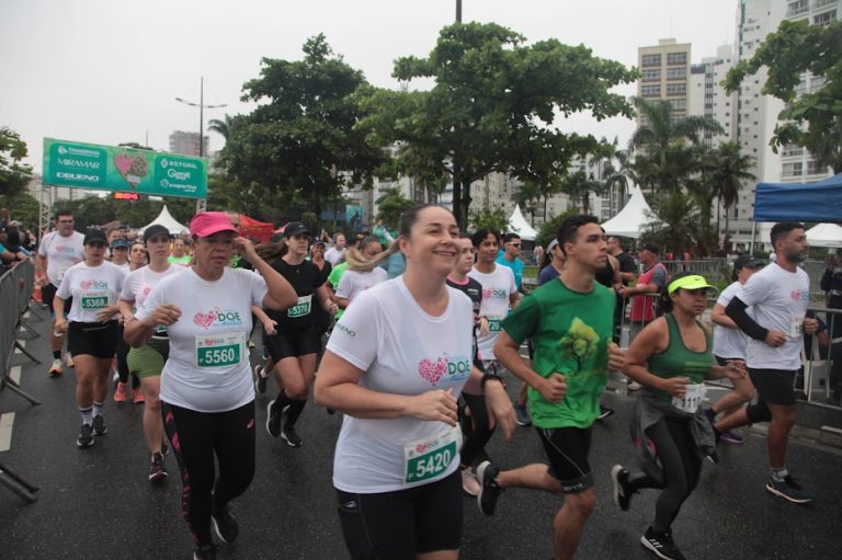 Uma corrida em prol da vida é realizada em Santos