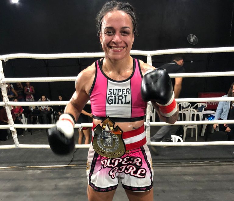 Tainã Ursa garante título do Super Girls de Muay Thai disputado em Santos