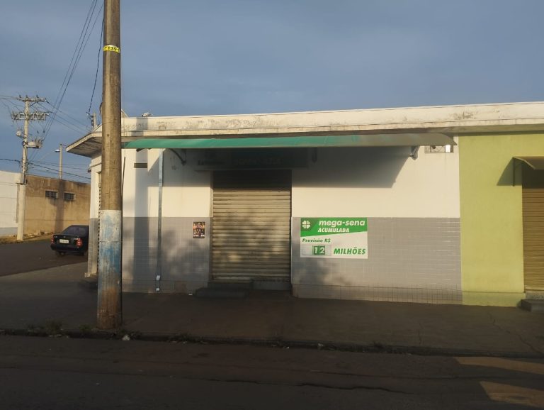 Quatro criminosos são presos durante tentativa de assalto em lotérica