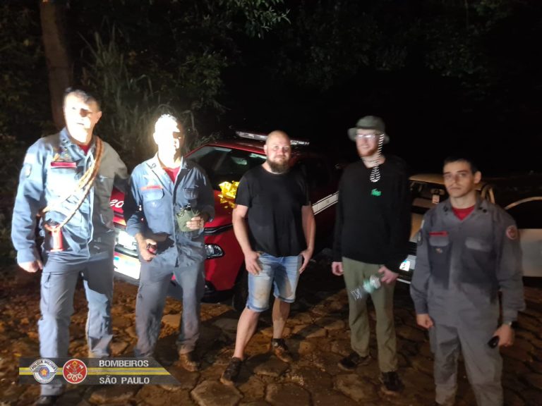 Dupla de finlandeses é resgatada em trilha de São Sebastião