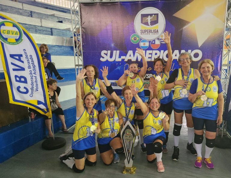 Equipe de Santos faz bonito no vôlei adaptado e garante pódio