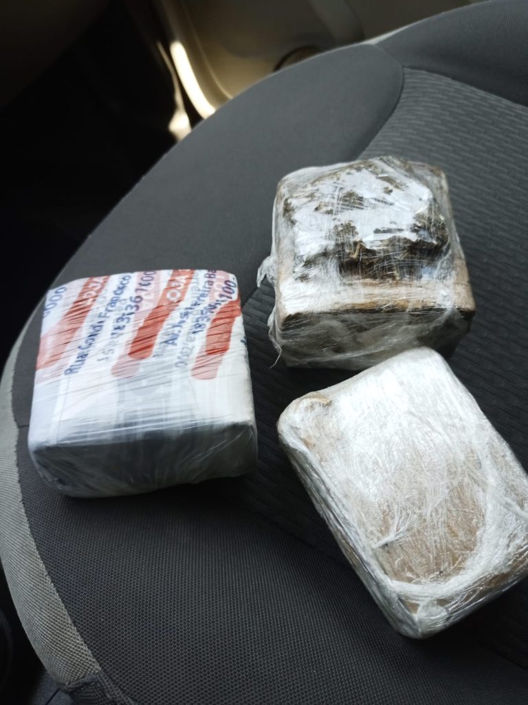 Homem é preso com 98 porções de maconha em Bilac