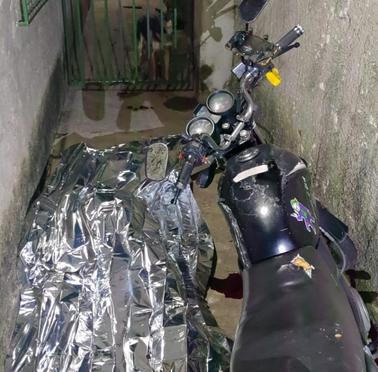 Homem é morto em corredor da própria casa, em Pindamonhangaba