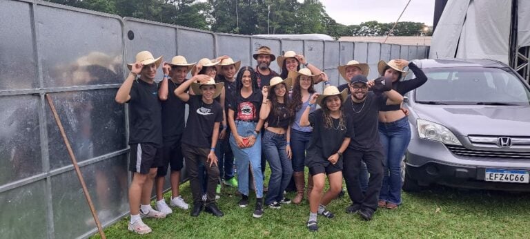 Jovens do SESI de Araçatuba encantam público e Almir Sater no RevelandoSP