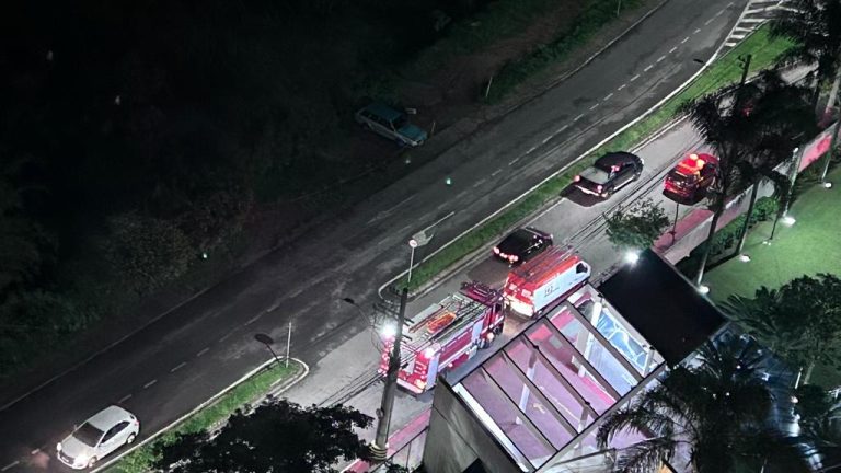 Homem morre afogado na piscina de condomínio, em São José