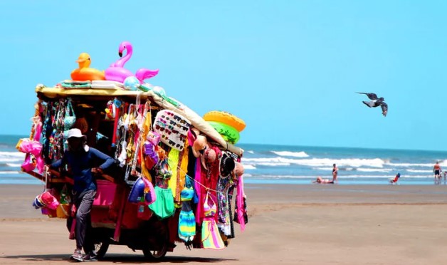 Ambulantes e empresários de Itanhaém recebem curso especializado