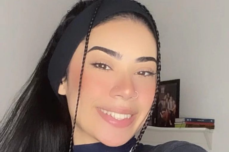 Estudantes lotam velório de aluna morta em ataque a escola na zona leste de SP