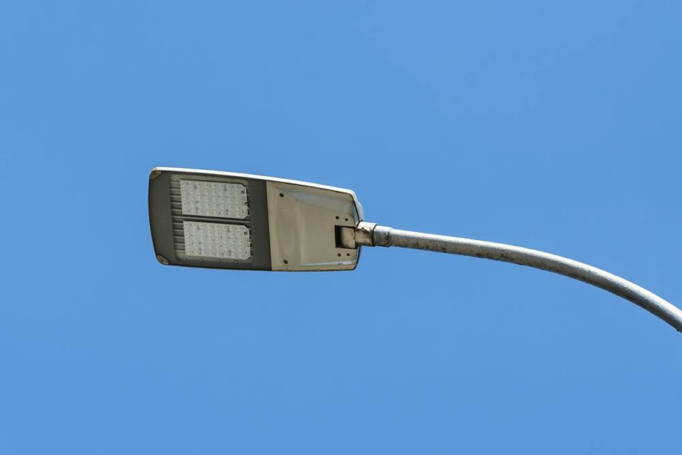 Após três licitações canceladas, Taubaté contrata serviço de iluminação pública