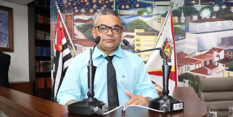 Vereador propõe a instalação de ar-condicionado nos postes de energia