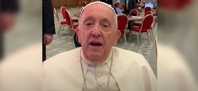 Papa Francisco se pronuncia nas redes sociais no dia da Padroeira