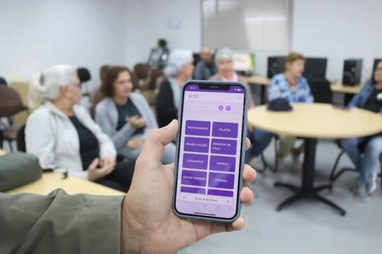 Santos lança aplicativo com atividades físicas e cognitivas voltadas aos idosos