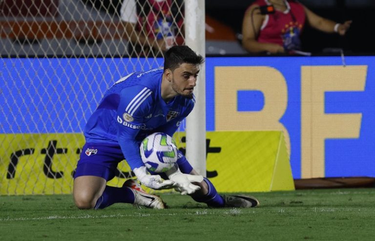 São Paulo fica no empate com o Vasco em São Januário