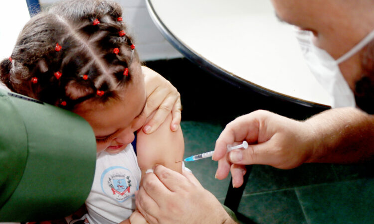Itanhaém reforça a proteção nas escolas com aplicação de vacinas