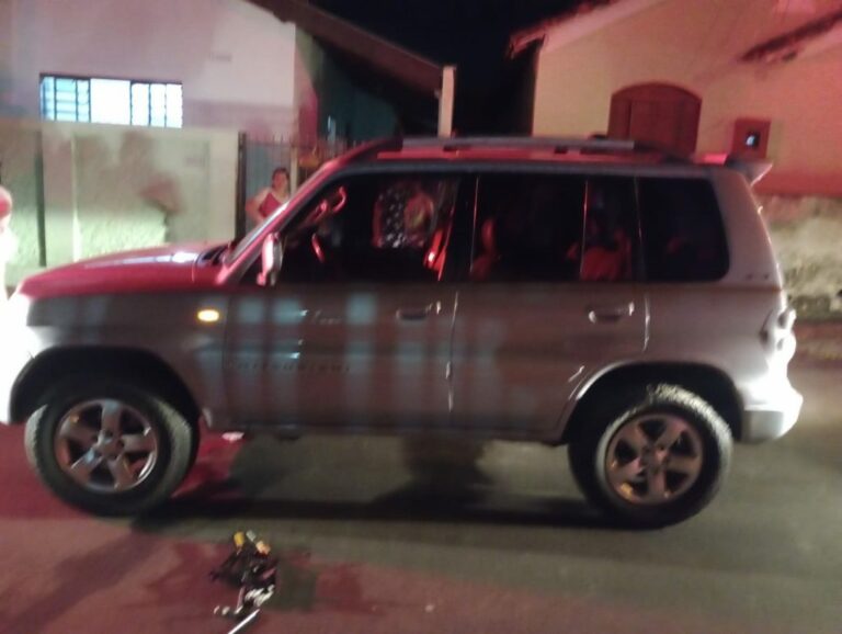 Ao ser atropelada, criança de 8 anos é arrastada por veículo e sofre ferimentos